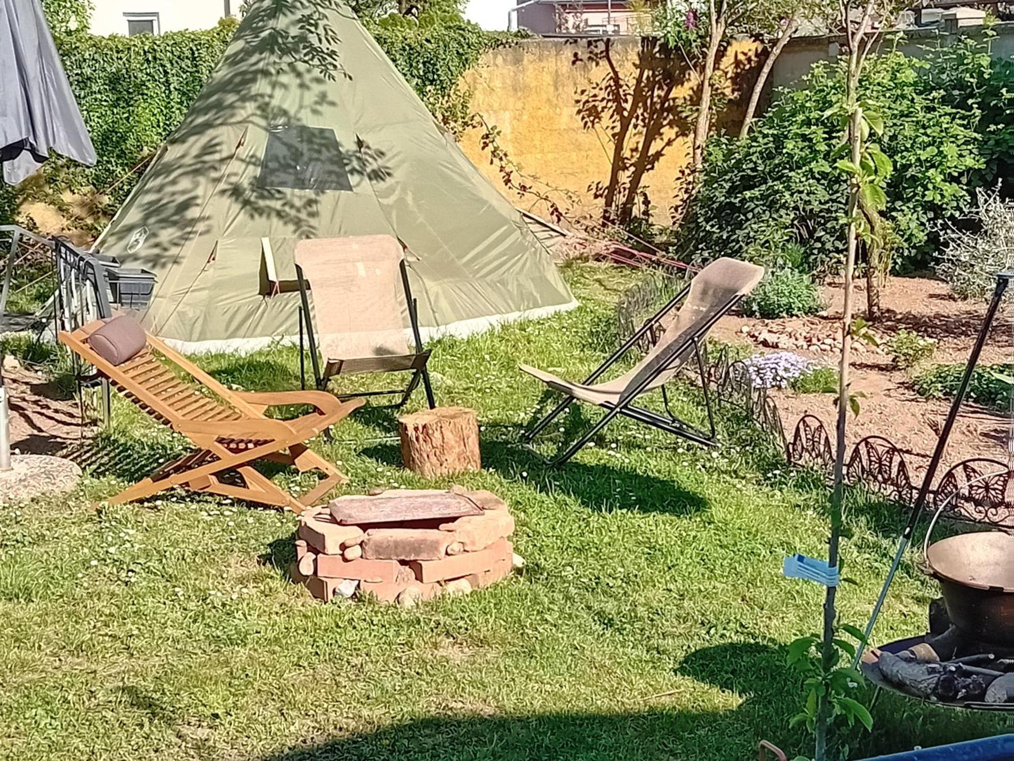 Camping Under The Walnut In Your Own Tent On A Shared Lot And Shared Bathroom リュブリャナ エクステリア 写真